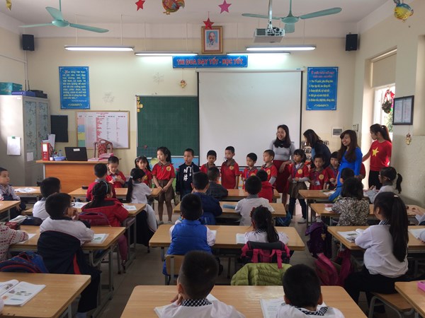 Khối mẫu giáo lớn giao lưu tại trường tiểu học Đô thị Việt hưng (6).jpg